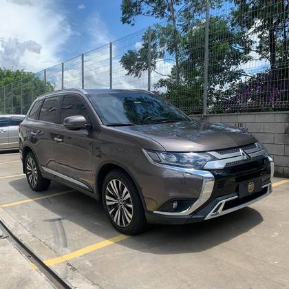 MITSUBISHI OUTLANDER 2.2 MIVEC DI-D DIESEL HPE-S AWD AUTOMÁTICO